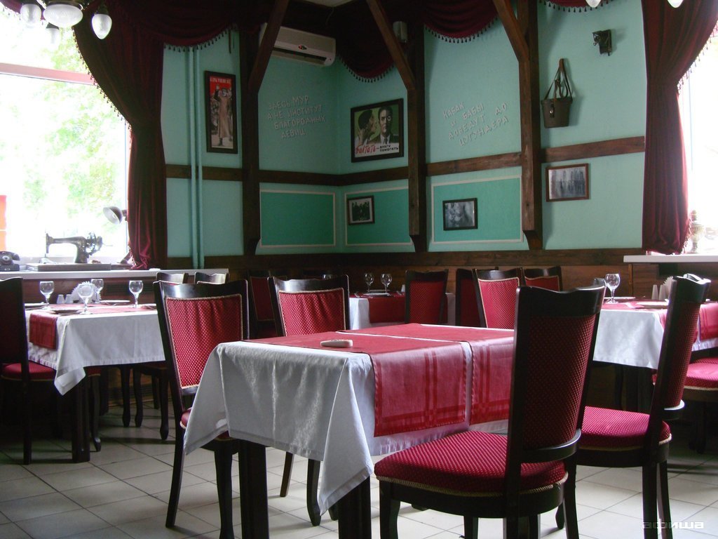 Ресторан «Жеглов»: интерьер в стиле 40-х годов