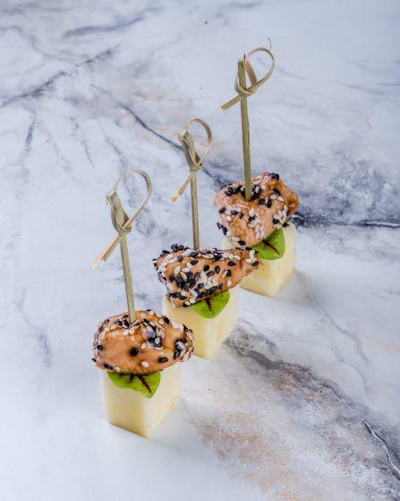 Куриное филе в соусе терияки на ананасе Куриное филе в соусе терияки на ананасе