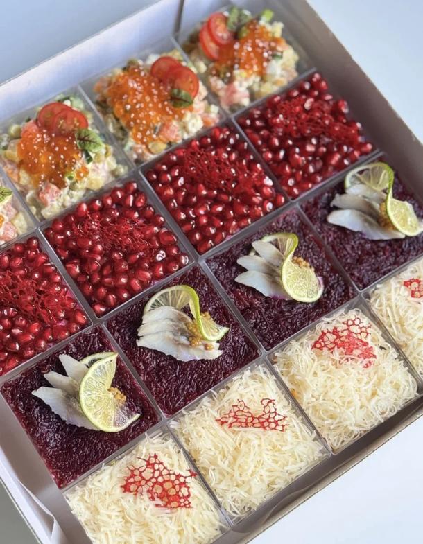 Салаты в креманках 16 шт Салаты в креманках 16 шт