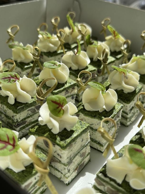 Шпинатные канапе