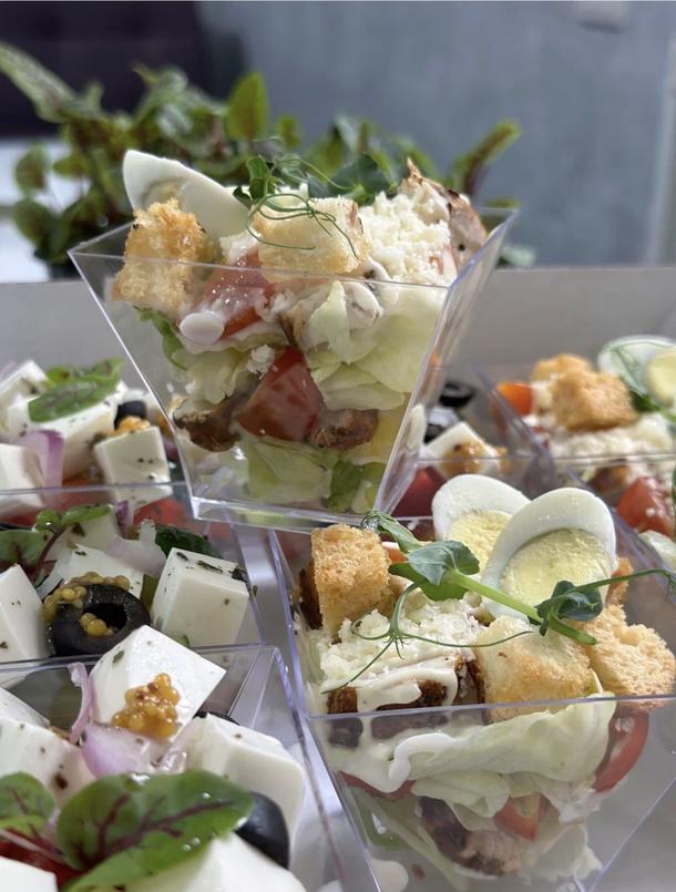 Салат цезарь порционный