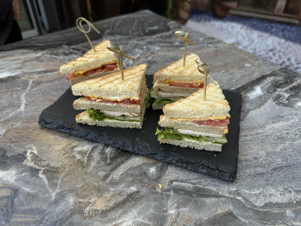Мини сэндвич с курицей (4 шт.)