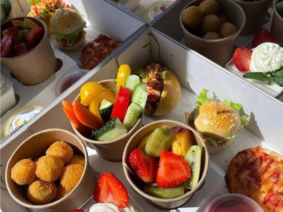 Вкусные боксы на детский праздник на 10 персон в Ростове-на-Дону