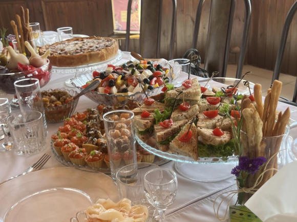 Плотное меню с горячим на 30-32 персоы в Ростове-на-Дону