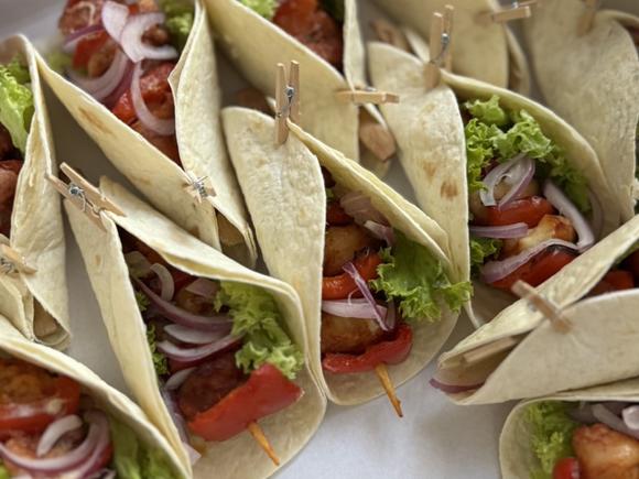 Доставка блюд и напитков на 5 персон в Ростове-на-Дону