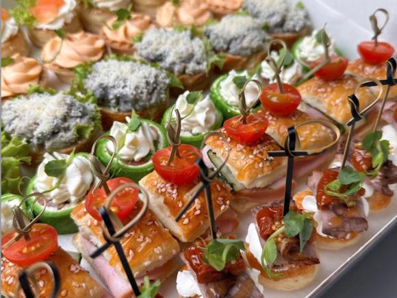 Доставка блюд и напитков на 5 персон в Ростове-на-Дону