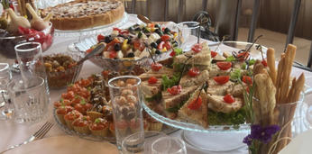 Плотное меню с горячим на 45-48 персон